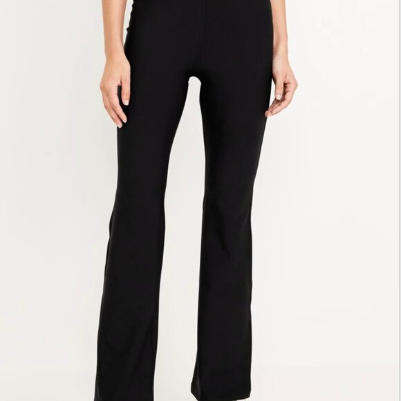 Brand New Cropped Black Flare Yoga Pants – PowerSoft Fabric | Size 4-6 - Picture 5 of 6